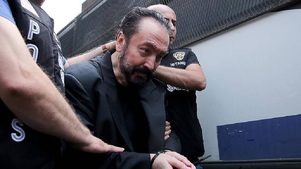 Cezaevinde de rahat durmuyor! Adnan Oktar'a ‘güncel yapılanma' davasında 12 yıla kadar hapis talebi…