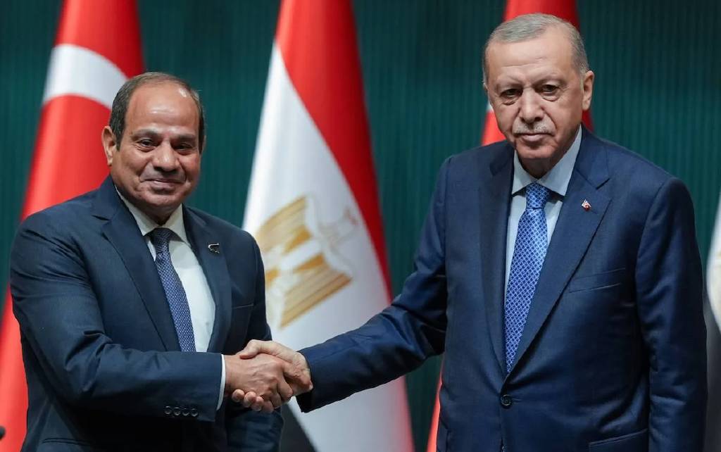 Cumhurbaşkanı Erdoğan, D-8 Zirvesi'ne katılmak üzere Mısır'da
