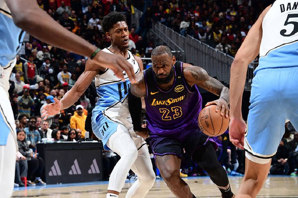  LeBron engelleyemedi, Lakers, Atlanta'ya 2 sayıyla mağlup oldu