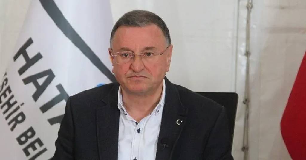 Hatay'ın eski belediye başkanı Lütfü Savaş CHP'den ihraç edildi...