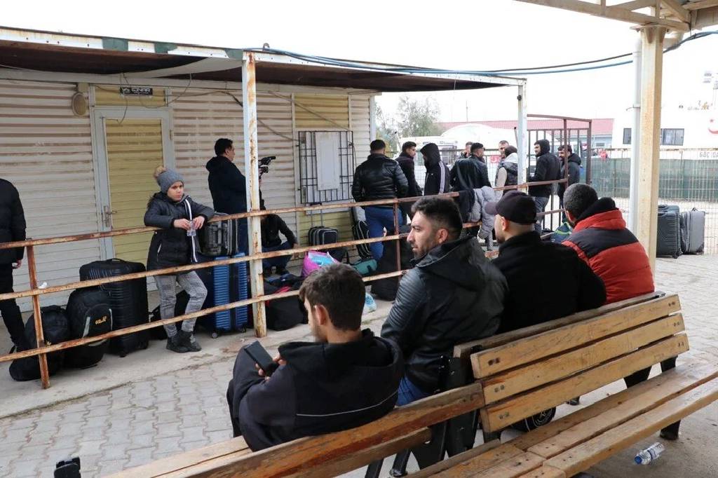 Türkiye'deki Suriyeliler ülkelerine dönüyor! Öncüpınar Gümrük Kapısı'nda yoğunluk...