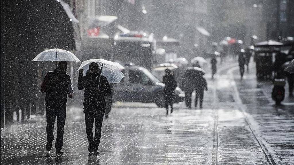 Meteoroloji uyardı: 23 ile sarı, 6 ile turuncu alarm! Kuvvetli sağanak kapıda...