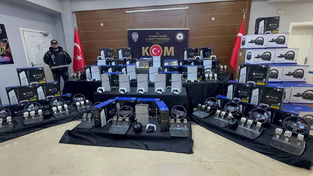 İstanbul'da 50 milyon liralık kaçak oyun konsolları ele geçirildi!