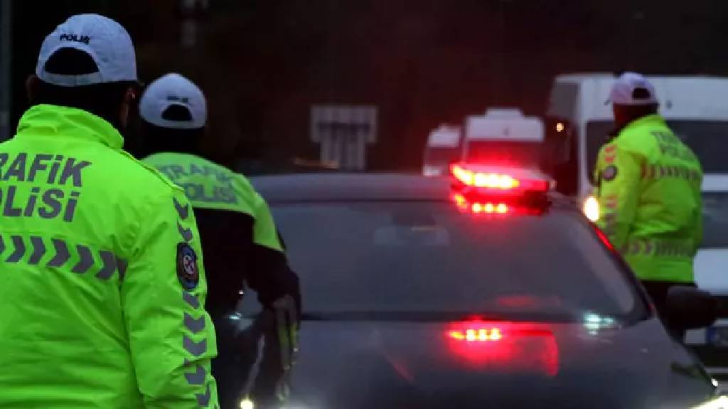 Bakan Yerlikaya’dan trafik denetimi paylaşımı: Yeni yasa ile yetkisiz çakar kullanımı yüzde 67 azaldı