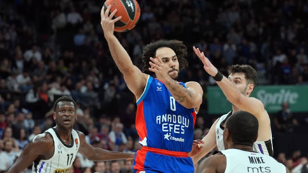 Anadolu Efes, sahasında Partizan’ı 86-77’lik skorla mağlup etti