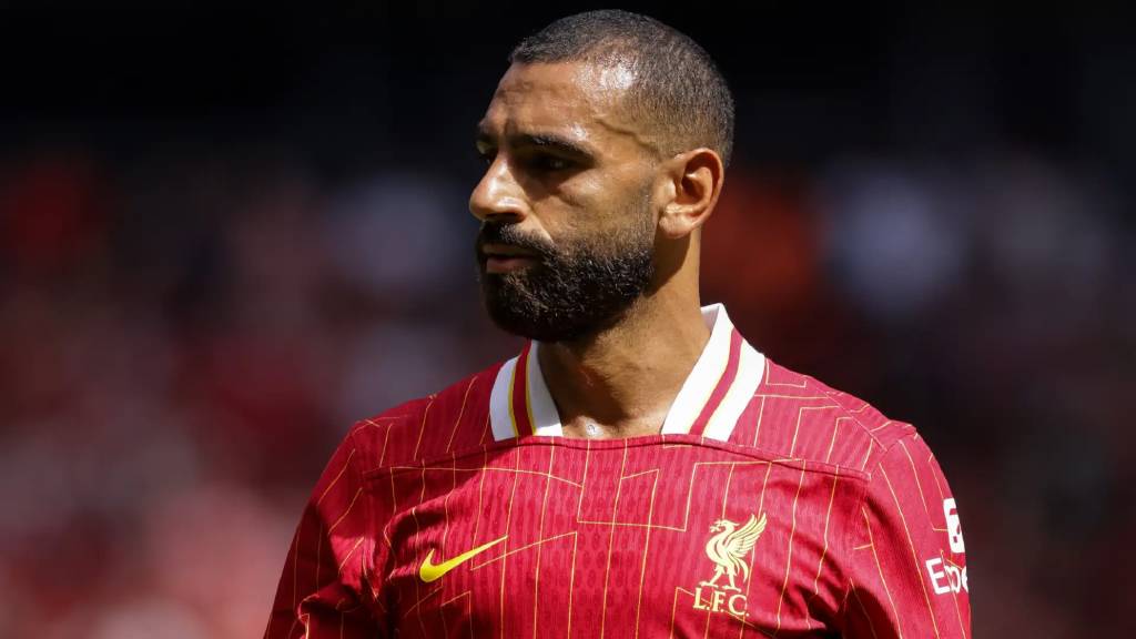 Liverpool son dakikalarda beraberliği yakaladı, Arsenal -  Everton karşısında fırsat tepti