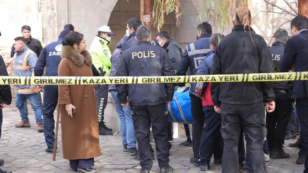 Niğde’de pelet sobadan zehirlenen hamam çalışanı ve müşteri ölü bulundu
