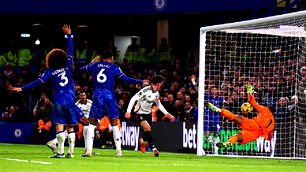 Batı Londra derbisinde Fulham, 45 yıl sonra deplasmanda Chelsea'yi 2-1 mağlup ederek tarihi bir zafer elde etti