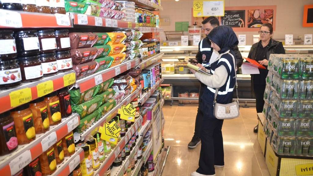 Ekipler sahaya indi! Fahiş fiyata üç günde 10 milyon lira ceza...