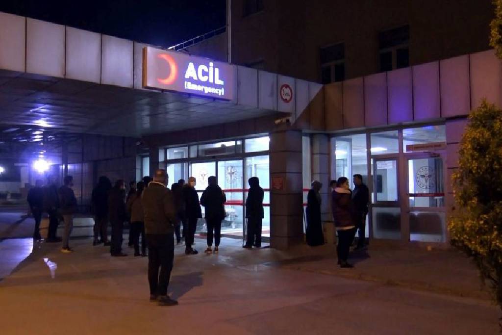Bursa'da aynı işletmeden tavuk döner yiyen 32 kişi zehirlendi