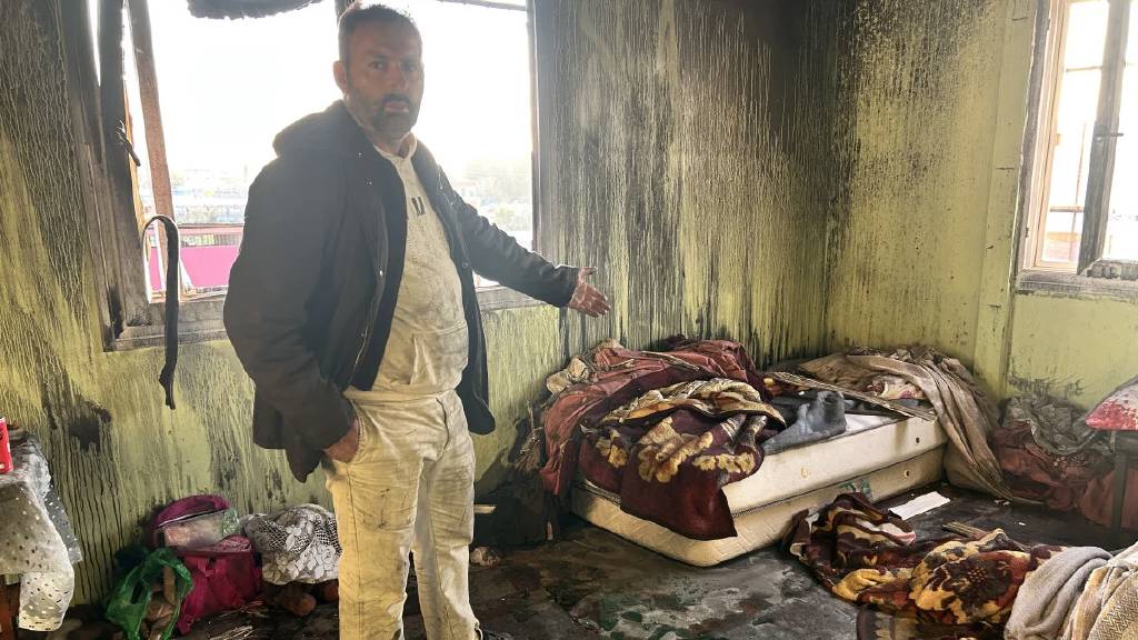 Hatay'da ülkesine dönme hazırlığı yapan Suriyeli ailenin evi yangında küle döndü...