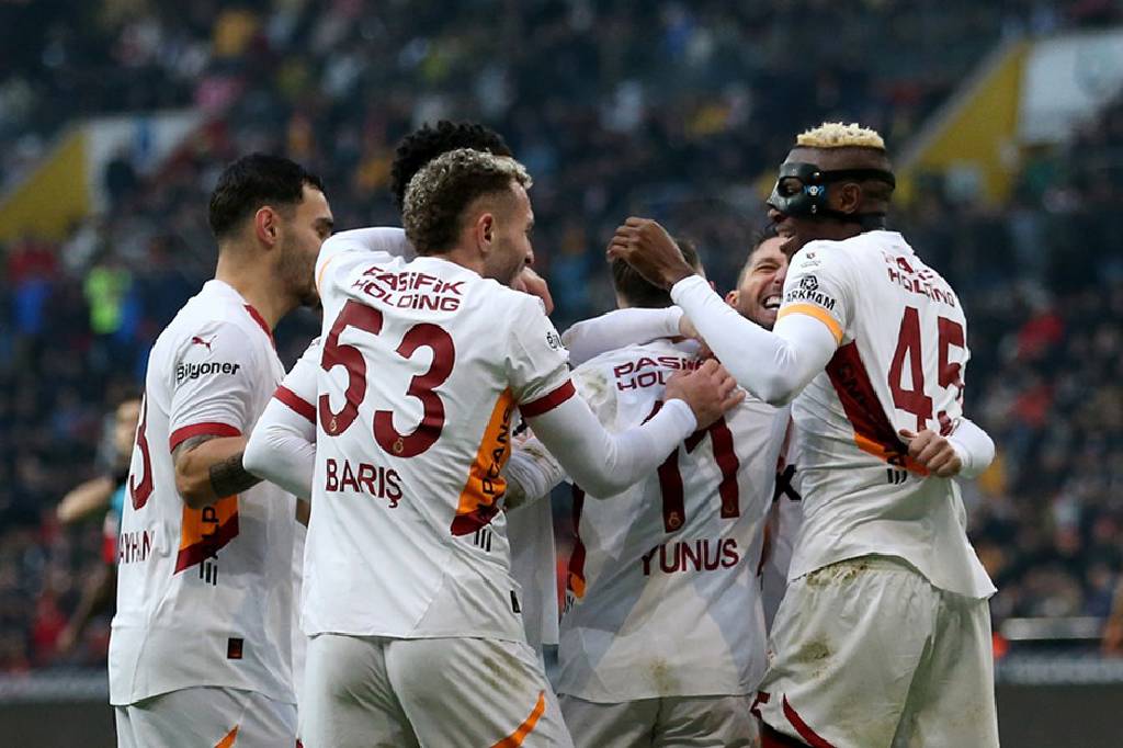 Galatasaray, galibiyetle puanını 44’e yükseltti ve ligin ilk yarısını namağlup lider tamamladı