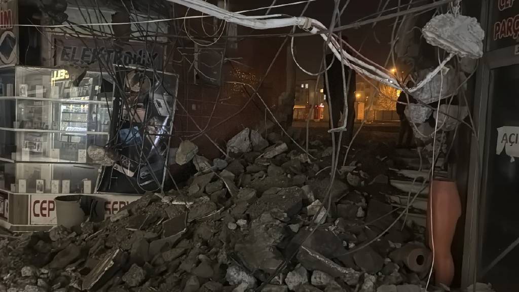 Iğdır'da esnaf krizi! Dükkanlar eşyalarla birlikte yıkıldı...