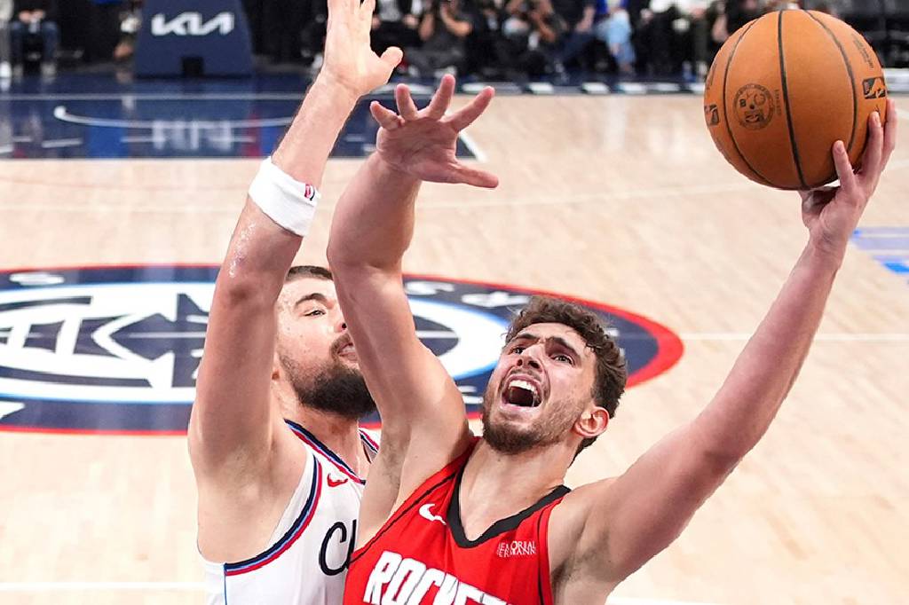 Alperen Şengün, double double'larına devam ediyor. Houston iki maç aradan sonra galip