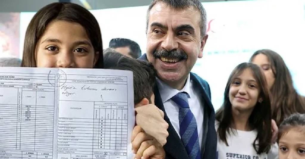 İlkokullarda yeni dönem! Karne verilmeyecek...