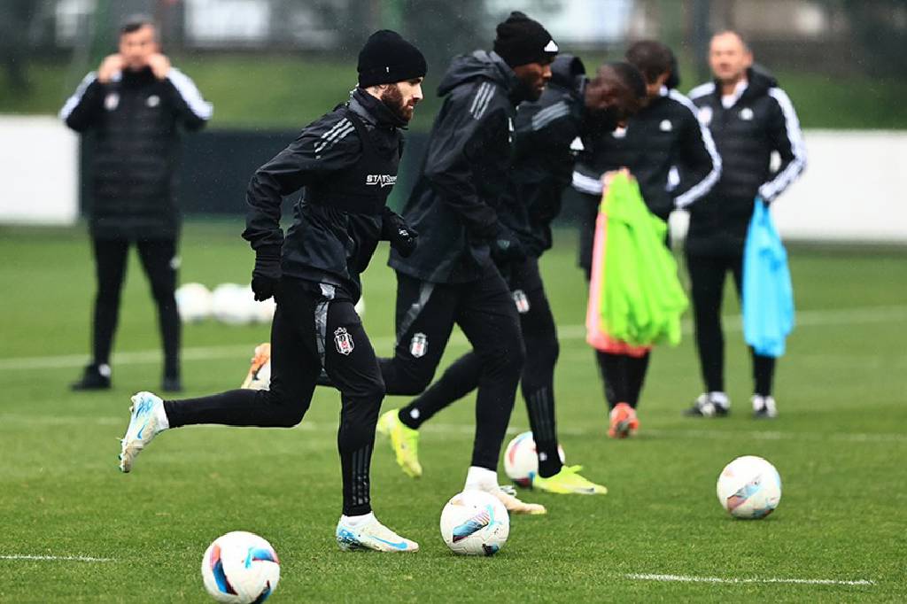  Süper Lig'in 16. haftasında Beşiktaş, deplasmanda Adana Demirspor ile karşı karşıya gelecek