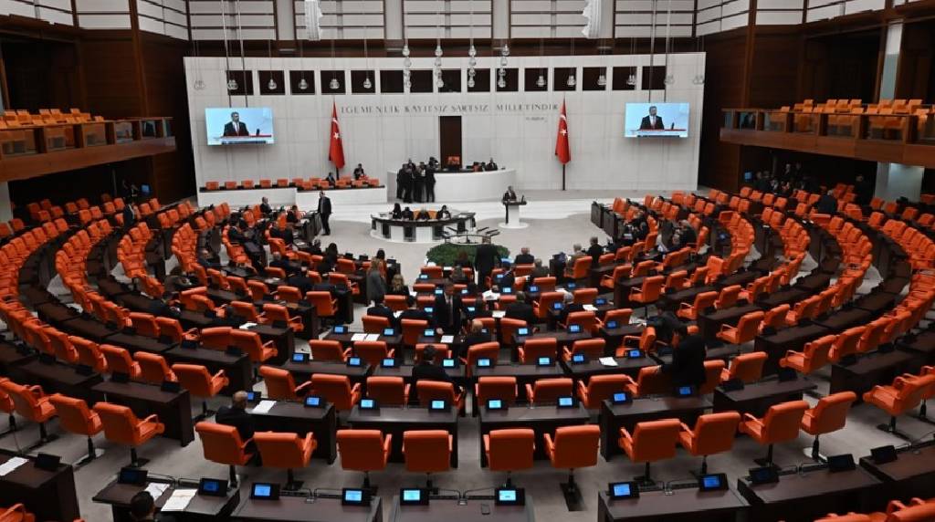 İmar hakkı aktarımı tanımı getirilen teklif kabul edildi ve yasalaştı