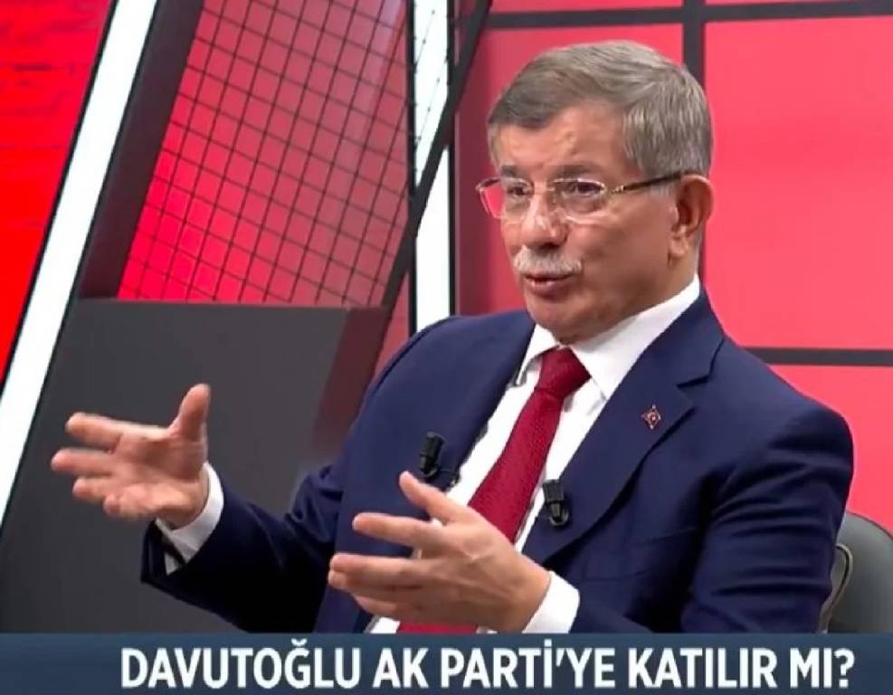  Genel Başkanı Ahmet Davutoğlu, AK Parti'ye geri döneceği yönündeki iddialara canlı yayında açıklık getirdi