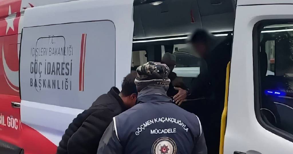 Ülke genelinde KALKAN-35 operasyonu! 981 düzensiz göçmen yakalandı...