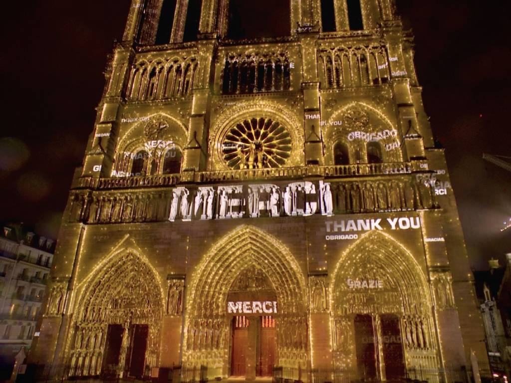 Eski ihtişamına kavuştu! Notre-Dame Katedrali, kapılarını yeniden açtı…