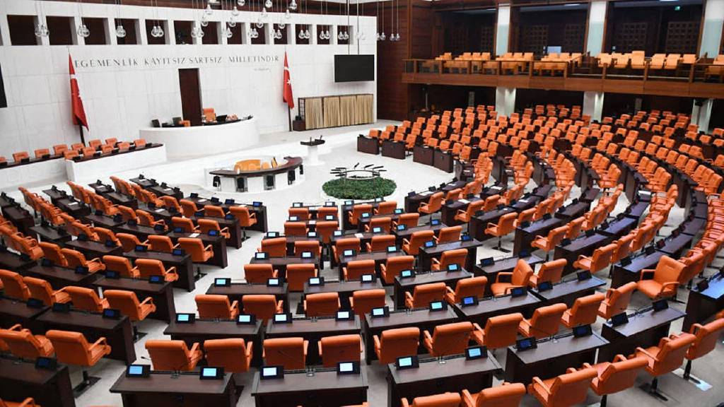 Meclis 31 Temmuz’a kadar açık kalacak