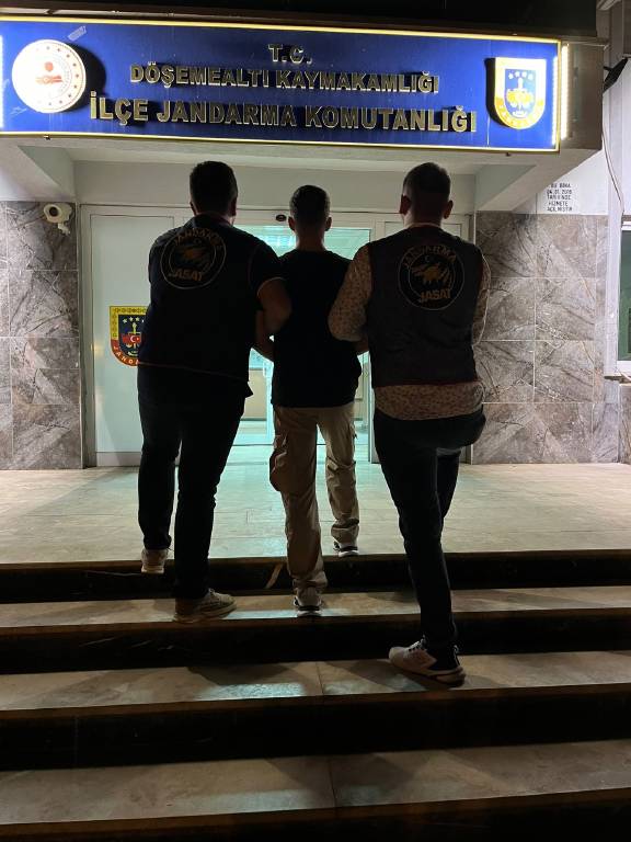 Antalya’da rekor suç kaydı olan zanlı yakalandı!