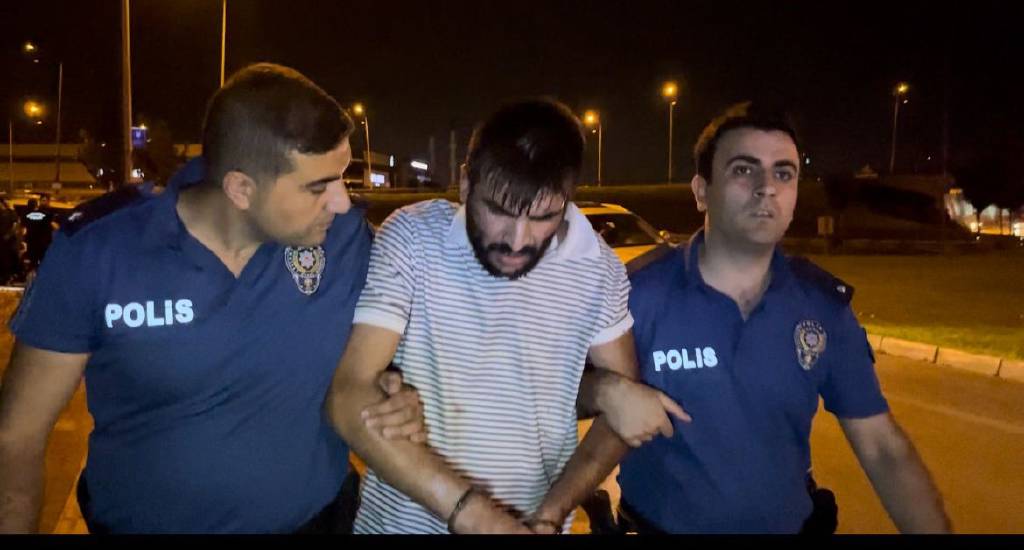 Kilometrelerce kaçtı! Kaza yaptı yine durmadı...