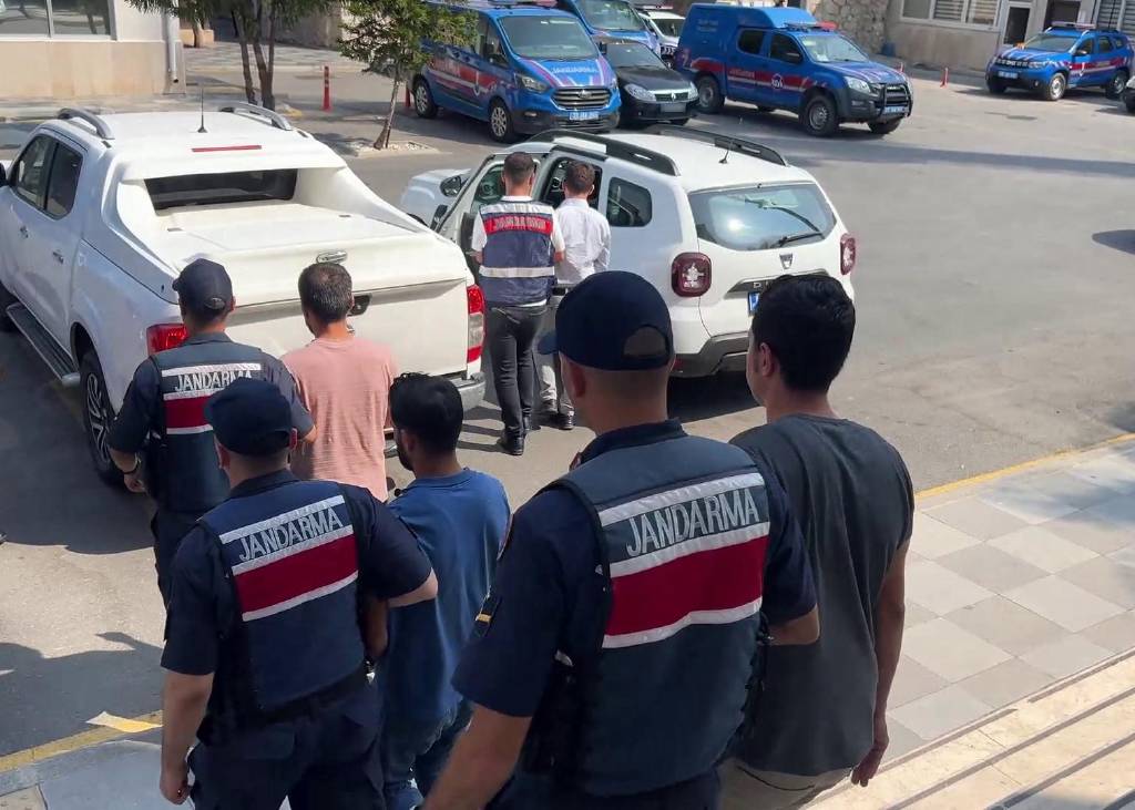 2 ilde eş zamanlı terör operasyonu! Çok sayıda gözaltı var