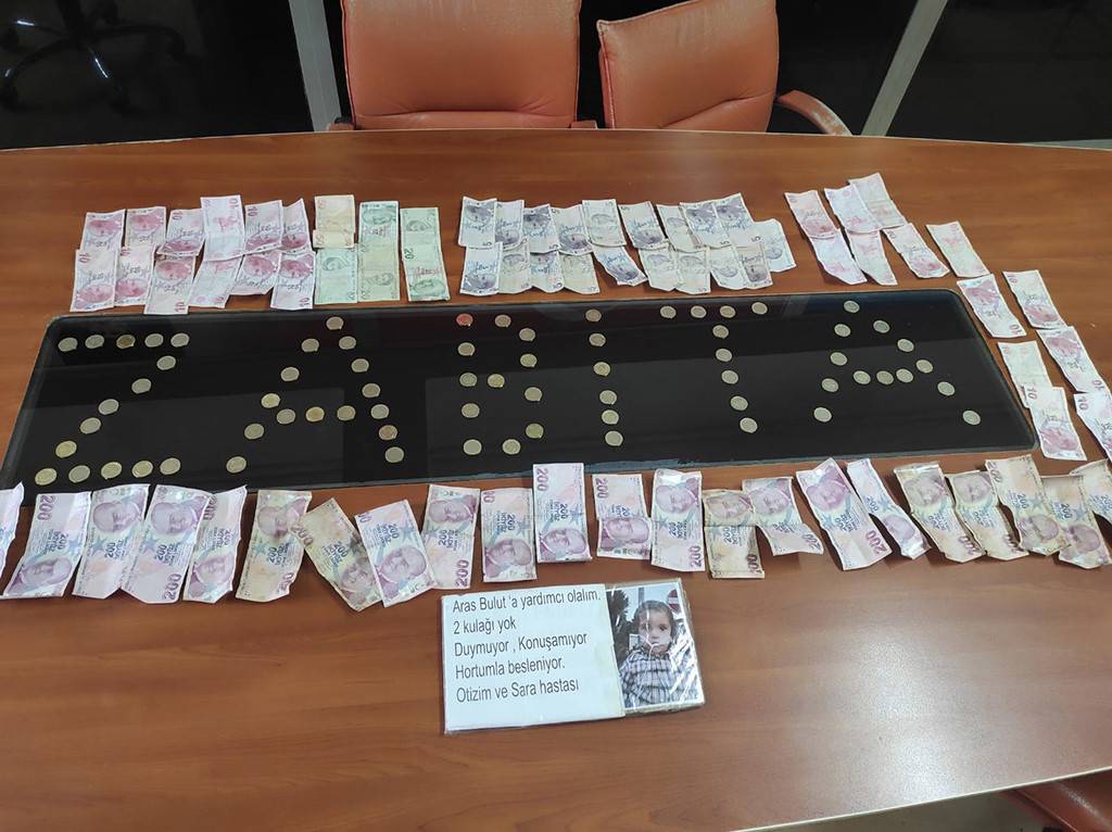 Dilencinin bastonundan binlerce lira çıktı!