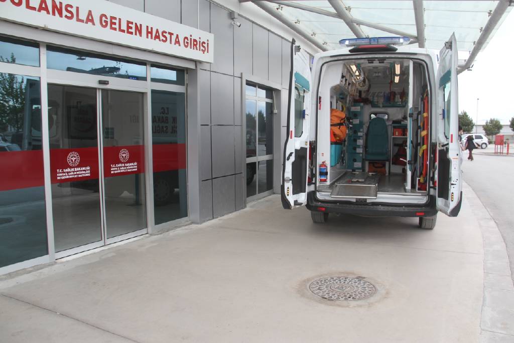 Konya'da balkondan düşen çocuk hayatını kaybetti
