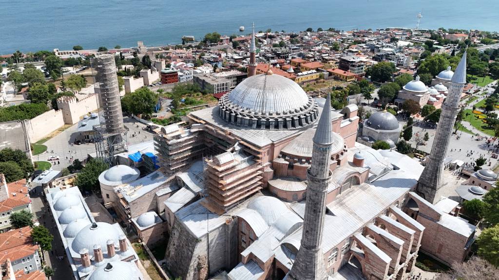 Ayasofya'da tarihi değişim: Gelecek nesillere taşınıyor