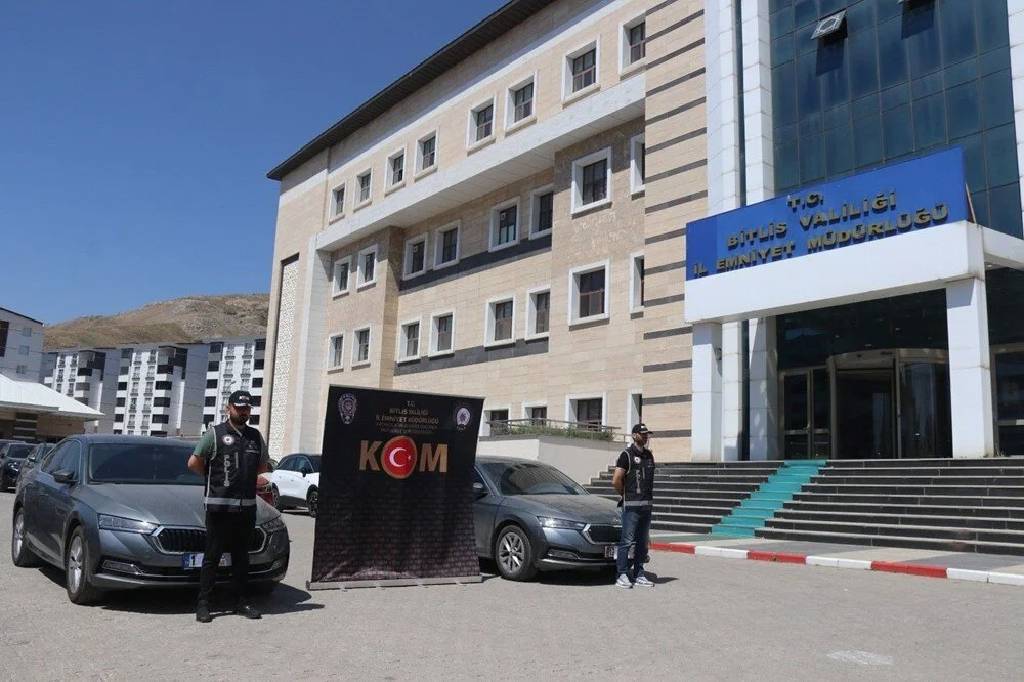 Sahte sağlık raporu çetesine darbe! 98 gözaltı, 17 araca el konuldu...