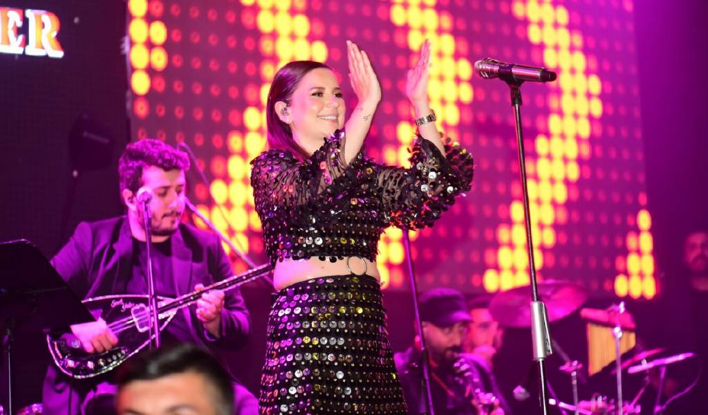 Merve Özbey, sahnenin güvensizliği dolayısıyla konserini iptal etti