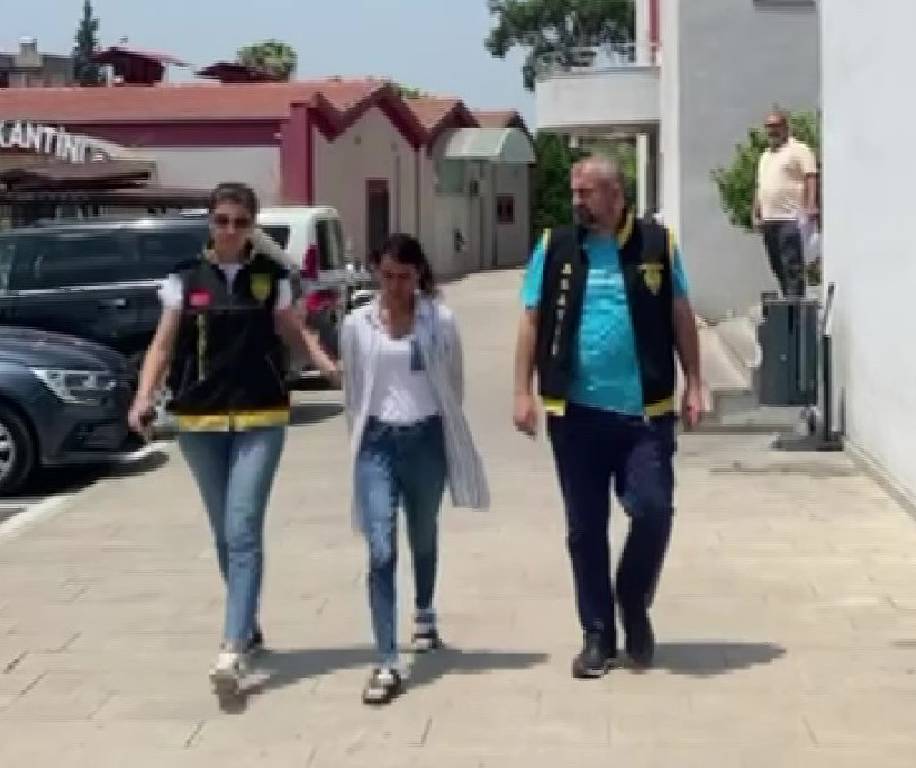 Adana'da 3 kadın hırsız girdikleri evden çok sayıda ziynet eşya çaldı