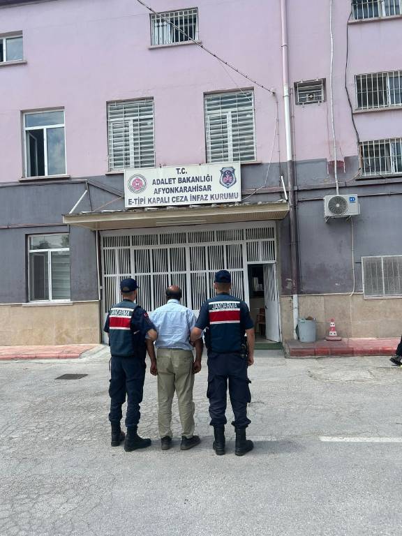 Müstehcen yayınlarda çocukları kullanan şahıs yakalandı