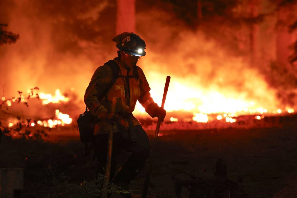 California tarihinin en büyük 6. orman yangını: 373 bin dönümden fazla alan kül oldu