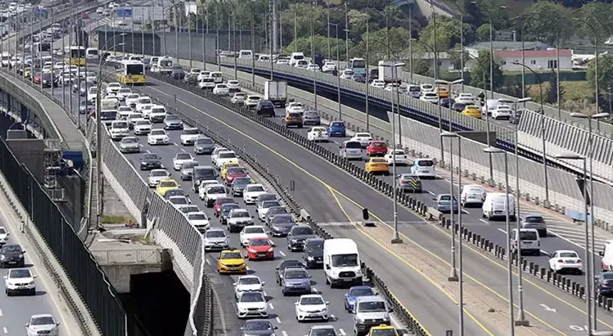 Haliç Köprüsü'nün Kadıköy yönü trafiğe kapatılıyor!