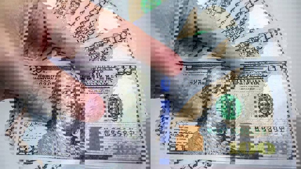 Değer kaybı sürüyor: Dolar/TL güne rekorla başladı