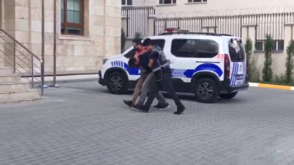 İstanbul trafiğinde maganda terörü: Bijon anahtarıyla saldıran şüpheli yakalandı!