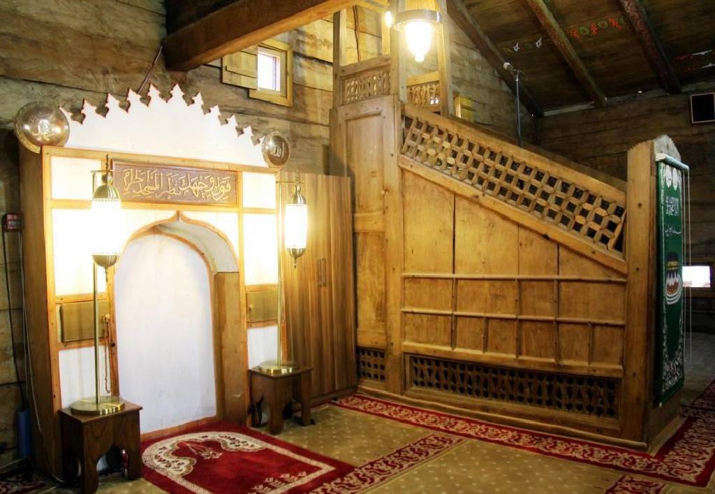 Japon ve Alman mühendislere ilham olan 'Çivisiz cami' yıllara meydan okuyor...