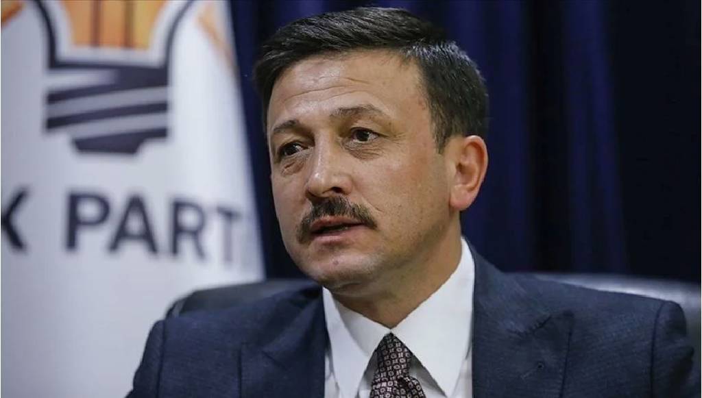 AK Parti'ye yeni katılımlar: 15 belediye başkanı ve 2 milletvekili partiye geçiyor