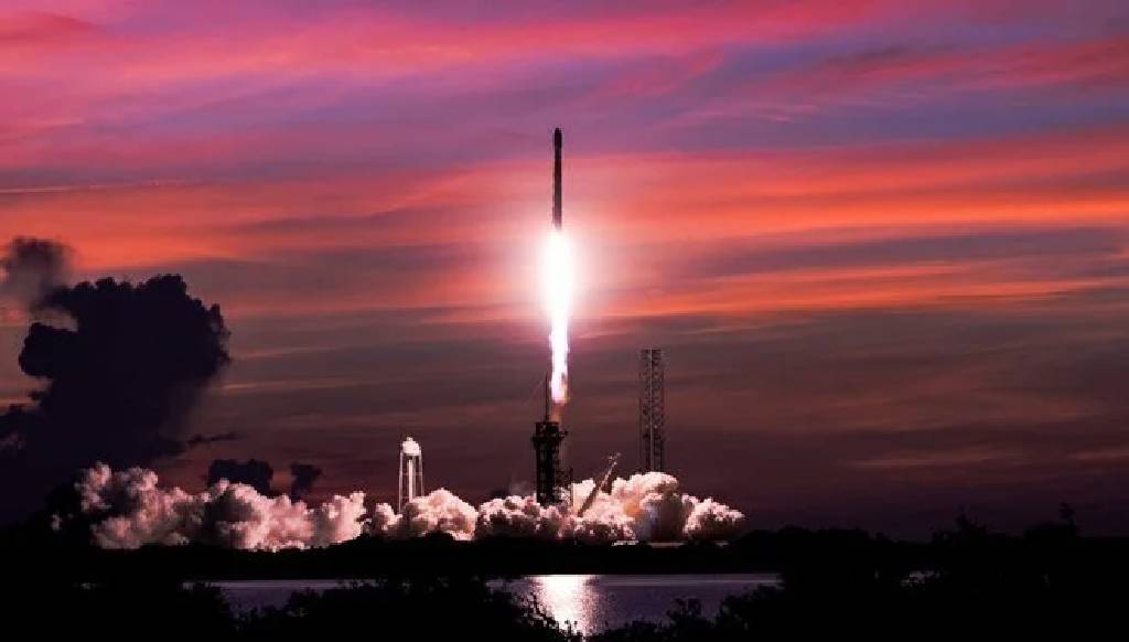 SpaceX, 23 Starlink uydusunu daha yörüngeye gönderdi