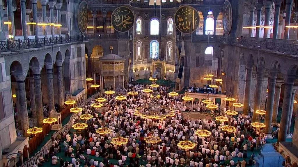 Heniyye için 81 ilde gıyabi cenaze namazı... Ayasofya Camii'ne akın ettiler