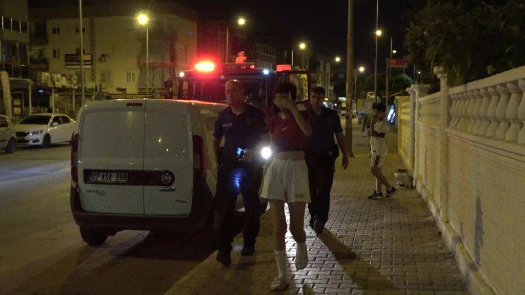 Antalya'da ilginç olay! Genç kadın cami içerisinde kilitli kaldı