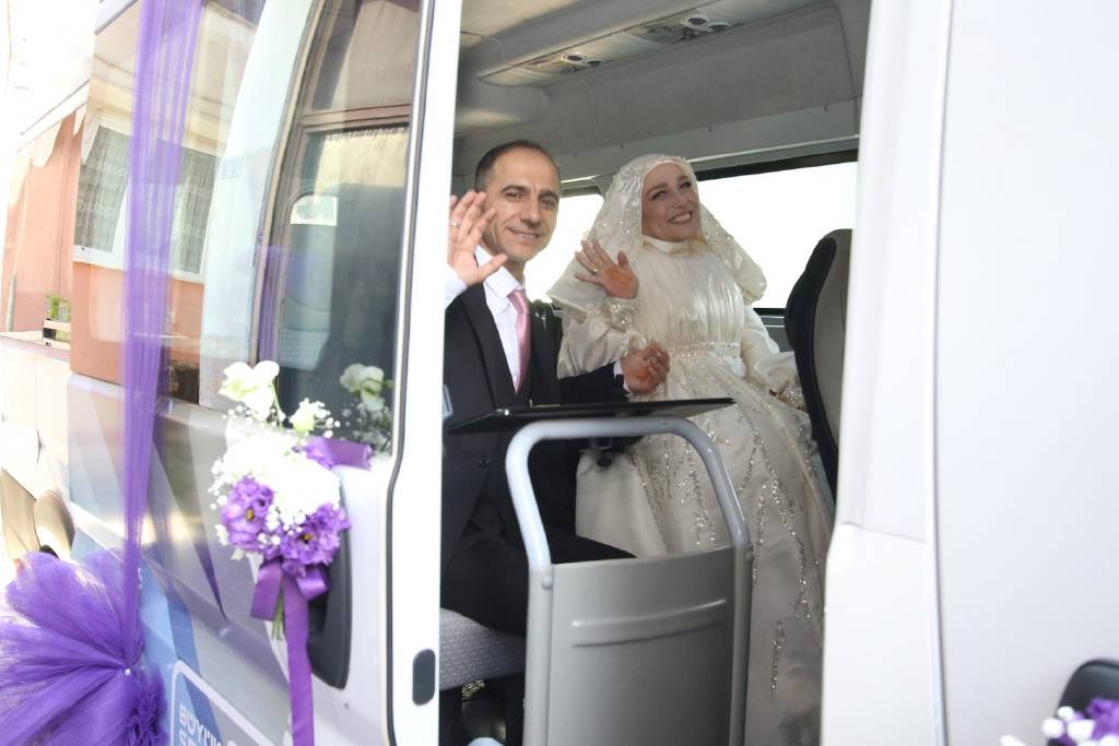 Engelsiz Taksi gelin arabası oldu: Bu kez ömür boyu mutluluğa taşıdı