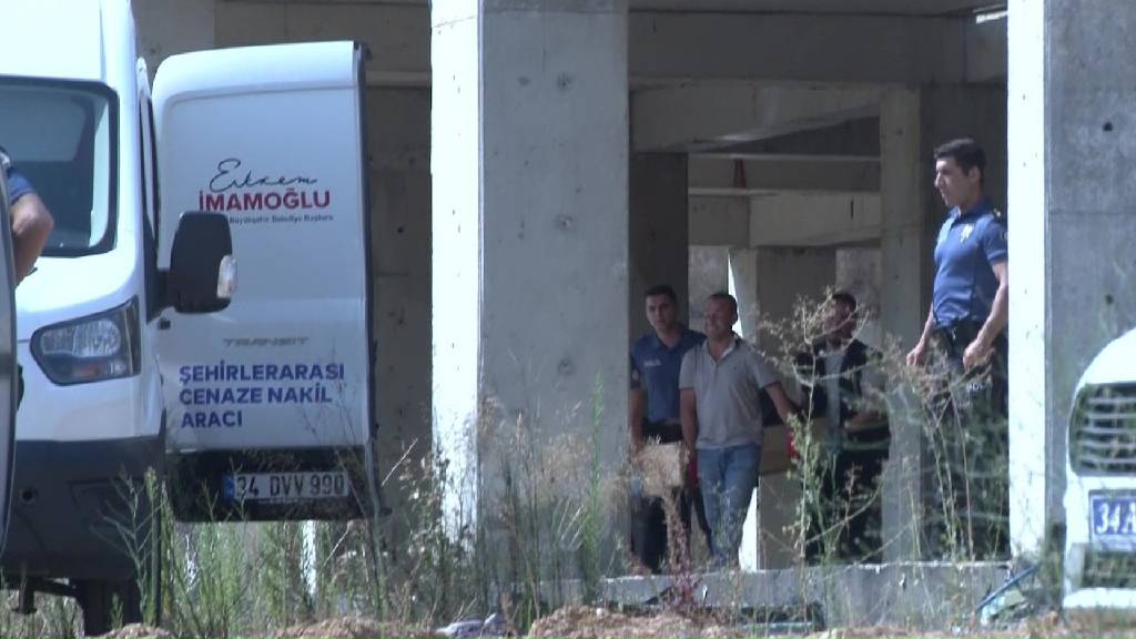 Ümraniye'de cinayet! Öldürülüp boş inşaata atıldı!
