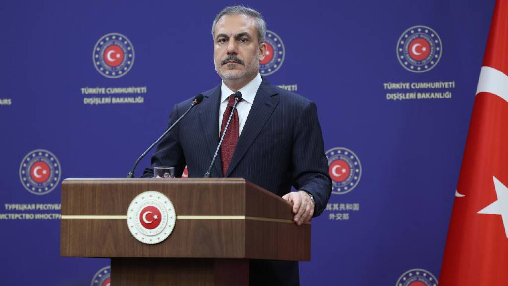 Bakan Fidan'dan İranlı mevkidaşı Arakçi'ye tebrik telefonu