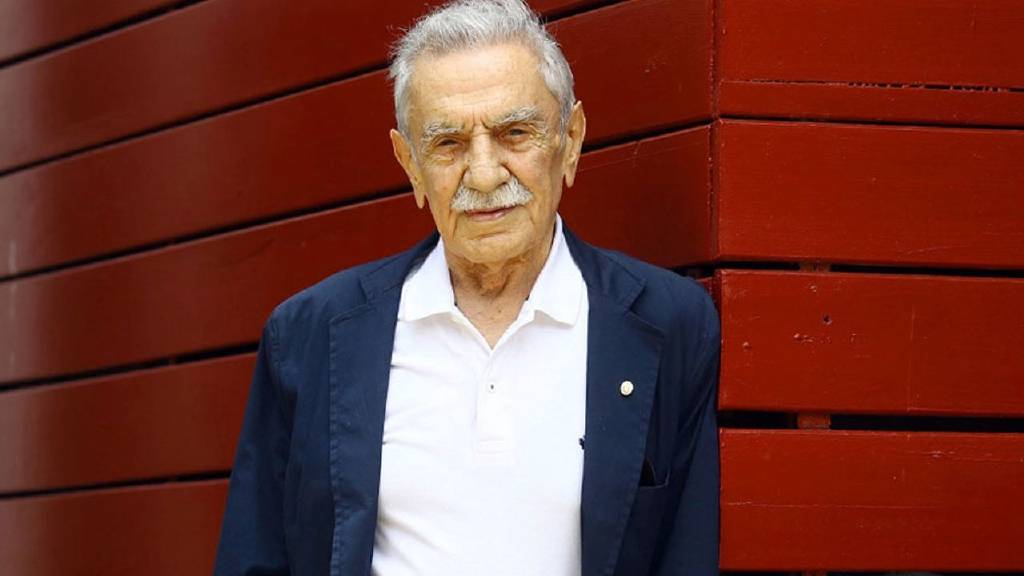 İbrahim Tatlıses duyurdu: Aydemir Akbaş yoğun bakıma alındı