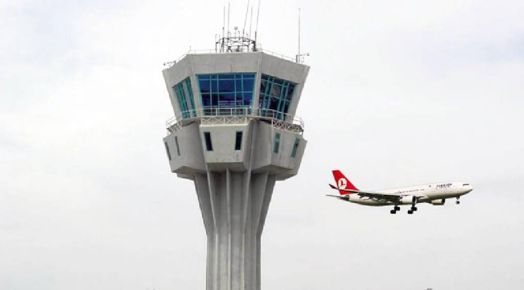 Pilot ve kule arasında ilginç diyalog: Vallahi çarpmadık dikkat ederek indik