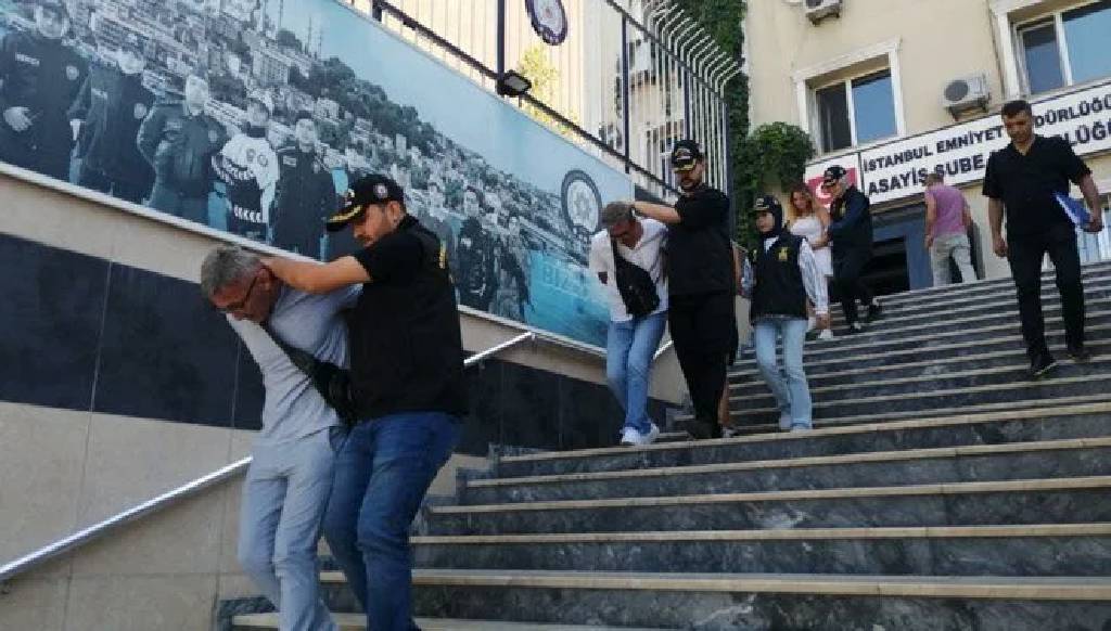 İstanbul'da sahte bankacı operasyonu: 4 kişi yakalandı